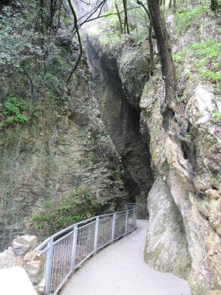 Grotta Cascata del Varone